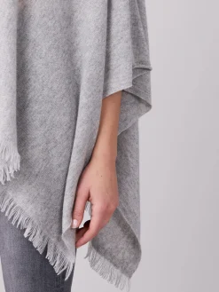 Fein Gestrickter Poncho Mit Fransen Aus Bio-Kaschmir