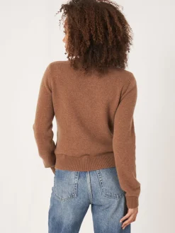 Gekurzter Bio-Kaschmir-Pullover Mit V-Ausschnitt