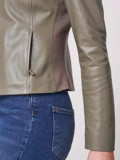 Kurze Lederjacke