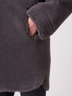 Mittellanger Faux Shearling Mäntel Mit Wendefunktion