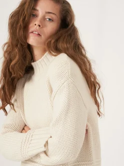 Pullover Mit Stehkragen Mit Geripptem Saum Und Strick-Details