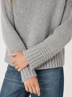 Pullover Mit Stehkragen Mit Geripptem Saum Und Strick-Details