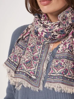 Quadratischer Schal Aus Modal-Kaschmir-Mischung Mit Blumenprint