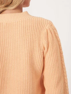 Rippenstrickpullover Mit Uberschnittenen Schultern