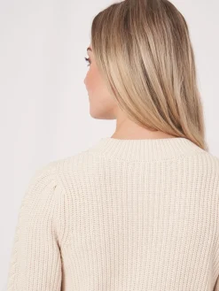 Rippenstrickpullover Mit Uberschnittenen Schultern