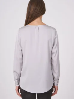 Seidenbluse Mit Geschlitztem Ausschnitt