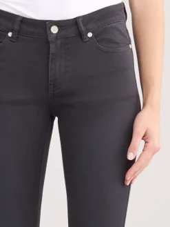 Straight-Cut Jeans