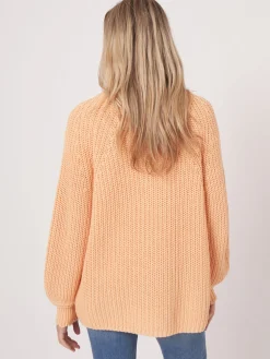 Strickjacke Aus Größem Rippenstrick Mit Wellenschliff Am Saum