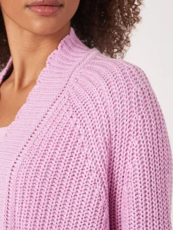 Strickjacke Aus Größem Rippenstrick Mit Wellenschliff Am Saum