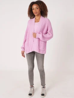 Strickjacke Aus Größem Rippenstrick Mit Wellenschliff Am Saum