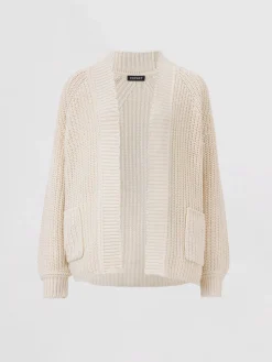Strickjacke Aus Größem Rippenstrick Mit Wellenschliff Am Saum