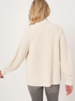 Strickjacke Aus Größem Rippenstrick Mit Wellenschliff Am Saum