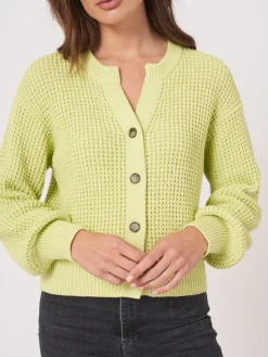 Strickjacke Aus Größem Rippenstrick Mit Puffarmeln