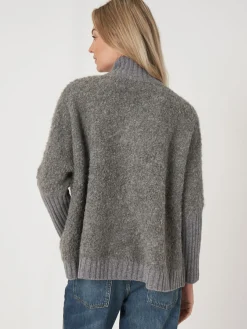 Strickjacke Aus Italienischem Garn Mit Reisverschluss Und Taschen