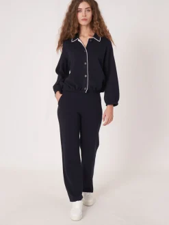 Strickjacke Mit Hemdkragen Und Kontrastierendem Saum