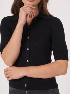 Strickjacke Mit Polokragen Und Kurzen Armeln Aus Superfeinem Rippenstrick