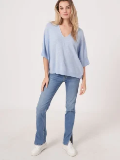 Ubergroser Armelloser Bio-Kaschmir-Pullover