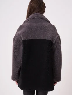 Zweifarbiger Wendbarer Faux Shearling Mäntel